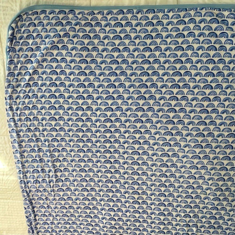 Little Sleepies Blue Rainbow Large Cloud Reversible Blanket Approx 50”X 50” - Picture 5 of 16